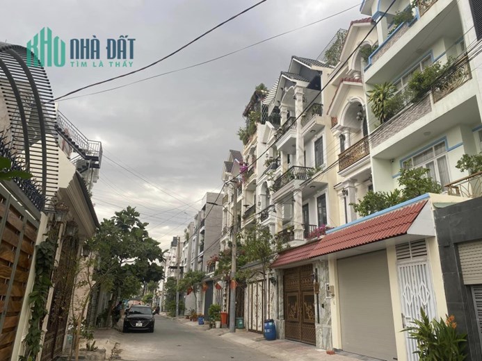 Bán Gấp Nhà HXH  Lê Văn Chí, Thủ Đức, DT 4x19M, Giá Chỉ Nhỉnh 6 Tỷ, SHR