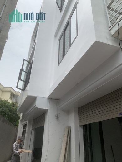 Bán nhà đường Khúc Thừa Dụ, diện tích 56m 3 tầng, mới tinh, GIÁ 2.45 tỉ