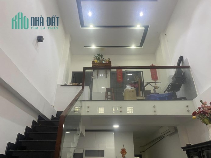 Bán Gấp Nhà HXH  Lê Văn Chí, Thủ Đức, DT 4x19M, Giá Chỉ Nhỉnh 6 Tỷ, SHR