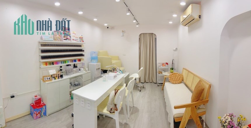Do việc cá nhân nên e cần nhượng lại cửa hàng tâm huyết mà vừa mới làm ạ.