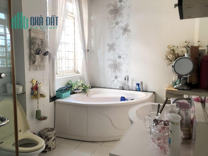 Bán Gấp Biệt thự Hiệp Bình Chánh, Gần Giga Mall Phạm Văn Đồng, DT 270m2, 6PN, Giá Cực Mềm