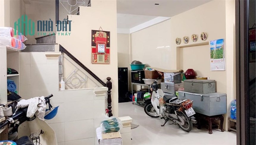 NHỈNH 4 TỶ SỞ HỮU NHÀ DỊCH VỌNG HẬU 4T x 45m2 – GẦN CÔNG VIÊN, YÊN TĨNH, AN NINH TỐT