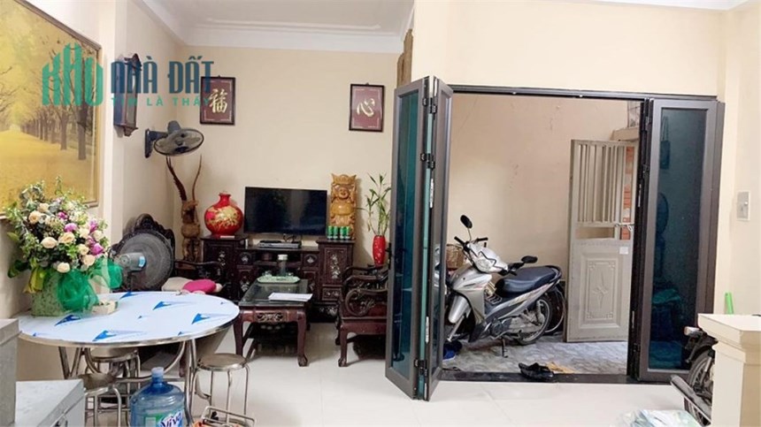NHỈNH 4 TỶ SỞ HỮU NHÀ DỊCH VỌNG HẬU 4T x 45m2 – GẦN CÔNG VIÊN, YÊN TĨNH, AN NINH TỐT