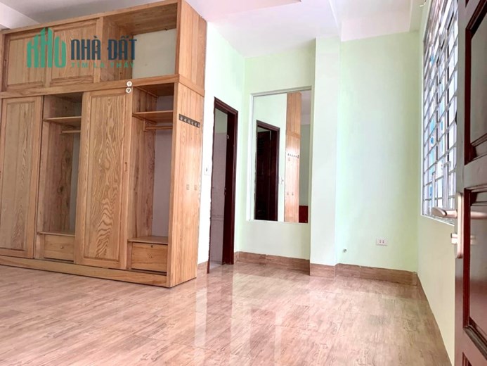 Bán Nhà Giải Phóng, 36m x 4 tầng, 3.7 tỷ, ngõ nông rộng, gần phố