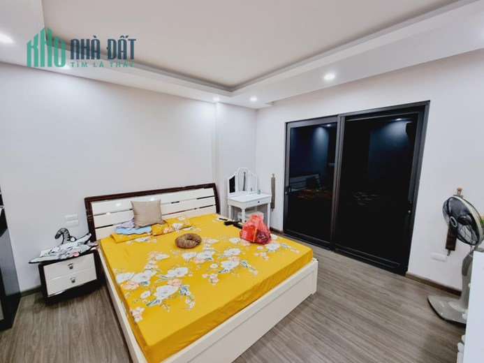 Hàng tuyển! Nguyễn Khang, 2 thoáng vĩnh viễn, 15m ra phố, ba gác tránh, 46m, 4T, chỉ 5.5 tỷ