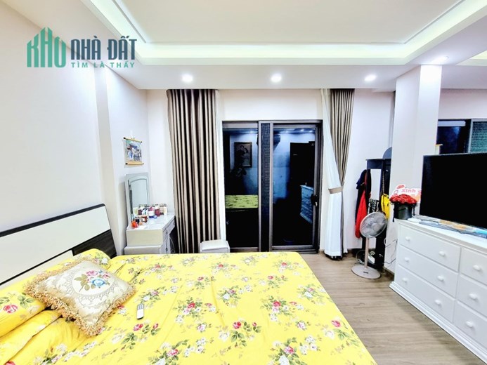 Hàng tuyển! Nguyễn Khang, 2 thoáng vĩnh viễn, 15m ra phố, ba gác tránh, 46m, 4T, chỉ 5.5 tỷ