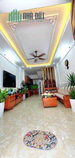 Nhà gần khu TDC Ngọc Thuỵ, nhà 5 tầng full nội thất, nhỉnh 4 tỷ.