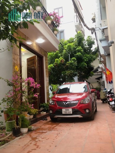 Nhà gần khu TDC Ngọc Thuỵ, nhà 5 tầng full nội thất, nhỉnh 4 tỷ.