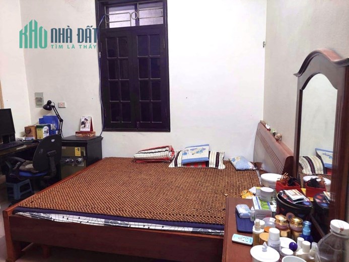 Bán nhà phố Hoàng Cầu 124m2 x 4Tầng, 10m ra phố ngõ thông Đặng Tiến Đông, giá 12 tỷ 0969693855