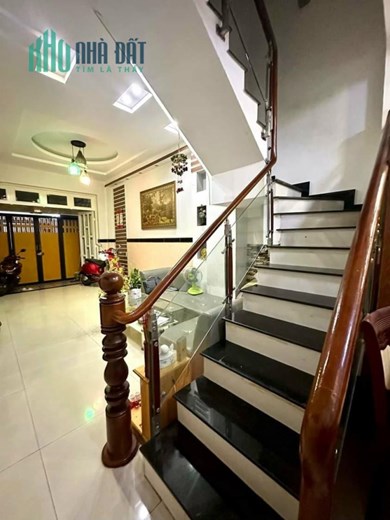 GẤP BÁN, ĐƯỜNG NHỰA 8M, KHU KHANG TRANG. 4X14.5, NHÀ ĐẸP. GIÁ 7.5 TỶ TL