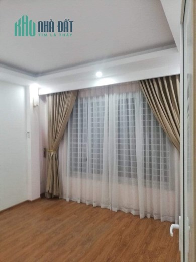 Cho thuê nhà nguyên căn, hộ gia đình, Xuân Đỉnh, 40m2, 4T, 5m, 3N, 10 triệu.