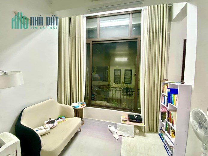 ⚜️ Bán nhà phân lô phố Đường Láng, Đống Đa, 50m2 5T MT 5.5m, Chỉ 11 Tỷ ⚜️