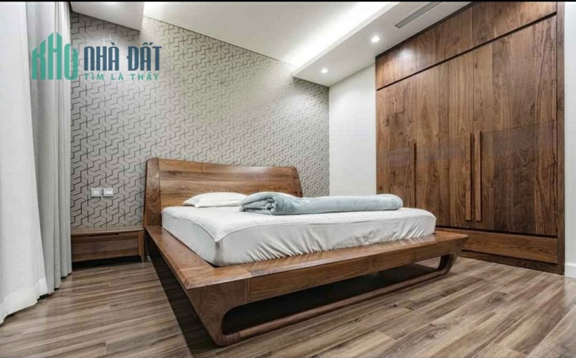 Bán nhà mặt phố Hoàng Cầu, Đống Đa 95m, 5 tầng, mt 5.5m. Giá: 40 tỷ