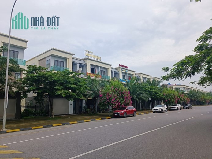 Chủ yếu tài chính cần thanh khoản gấp nhà mặt phố Hữu Nghị 56m