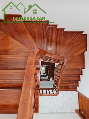 Bán nhà Tựu Liệt, sát mặt phố, 46m2, 5T, nhà đẹp, tiện ích ngập tràn, vào ở ngay 3,5 tỷ