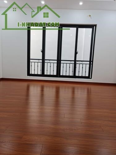 Bán nhà Tựu Liệt, sát mặt phố, 46m2, 5T, nhà đẹp, tiện ích ngập tràn, vào ở ngay 3,5 tỷ