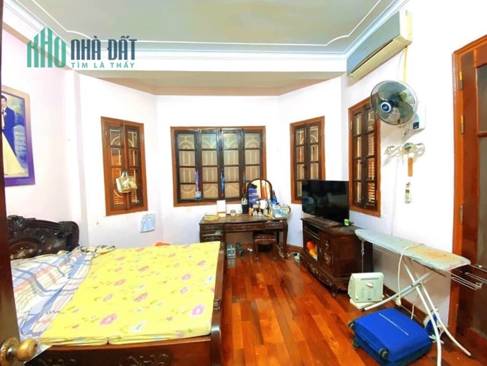 Bán nhà Xuân Thủy Cầu Giấy ô tô tránh 65m2 5 tầng mt8.3m chỉ 14.8 tỷ