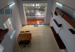Cho thuê nhà nguyên căn mặt tiền đường nhựa, Thuận An, Bình Dương