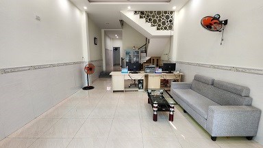 Cho thuê nhà 2 tầng mặt tiền Khuê Trung, Quận Cẩm Lệ, Đà Nẵng.