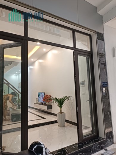 Bán Gấp Nhà 5 Tầng Tô Hiệu - Hà Đông Ô tô đỗ cửa giá cực sốc.Lh 0975100988.