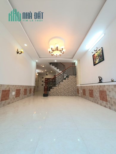 Nhỉnh 4 tỷ nhà 3 tầng đúc ngay Nguyễn Văn Lượng, 4 x13m hẻm xe hơi đậu cách 10m