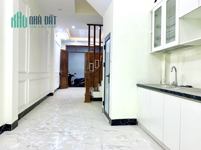 Bán Nhà Giải Phóng, 45m x 5 tầng, 5.1 tỷ, ngõ rộng, 10m mặt ra phố