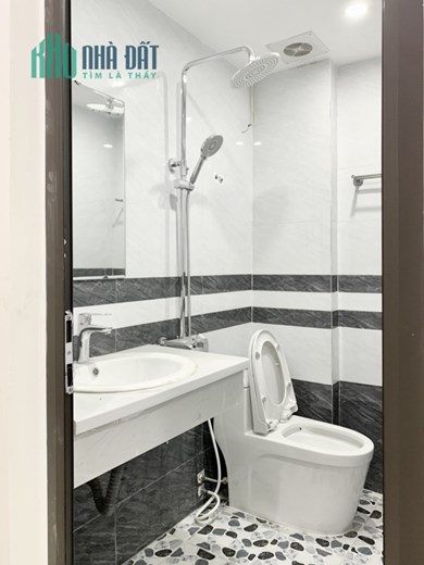 Bán Nhà Giải Phóng, 45m x 5 tầng, 5.1 tỷ, ngõ rộng, 10m mặt ra phố
