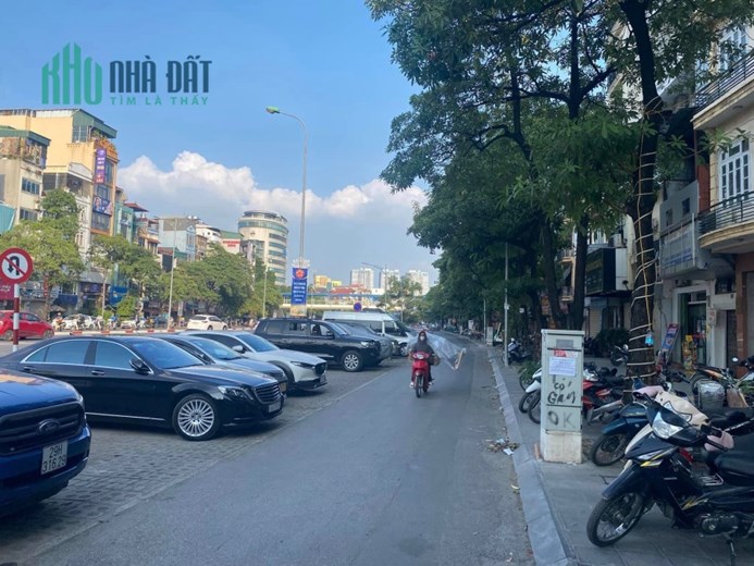 Trần Khát Chân, hai Bà Trưng, nhà ở ngay, lô góc, sát phố, ba gác tránh, 43m2, giá chỉ 4 tỉ 5