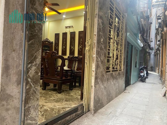 Trần Khát Chân, hai Bà Trưng, nhà ở ngay, lô góc, sát phố, ba gác tránh, 43m2, giá chỉ 4 tỉ 5