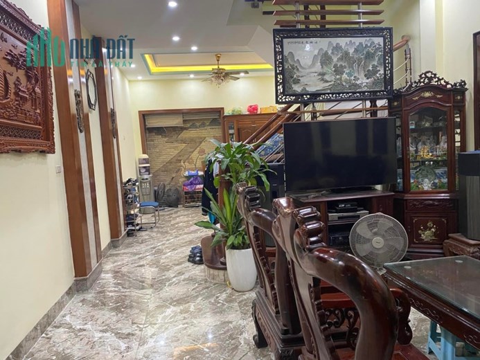 Trần Khát Chân, hai Bà Trưng, nhà ở ngay, lô góc, sát phố, ba gác tránh, 43m2, giá chỉ 4 tỉ 5