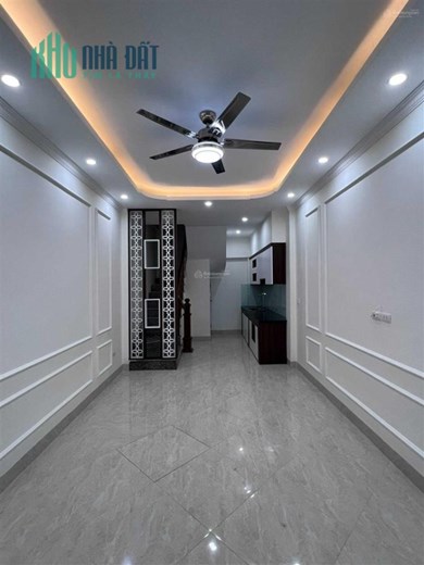Siêu hiếm chỉ nhỉnh 2 tỷ có ngay căn nhà 5 tầng lại làng Kim Hoàng Vân Canh, 10 phút di chuyển lên
