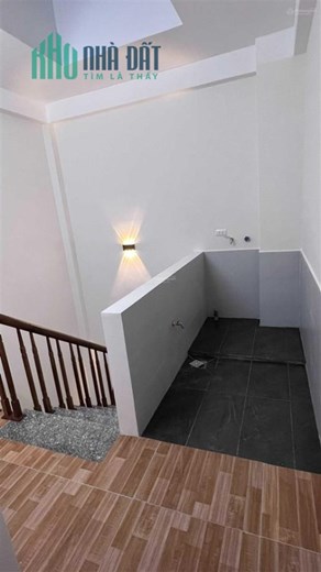 Siêu hiếm chỉ nhỉnh 2 tỷ có ngay căn nhà 5 tầng lại làng Kim Hoàng Vân Canh, 10 phút di chuyển lên