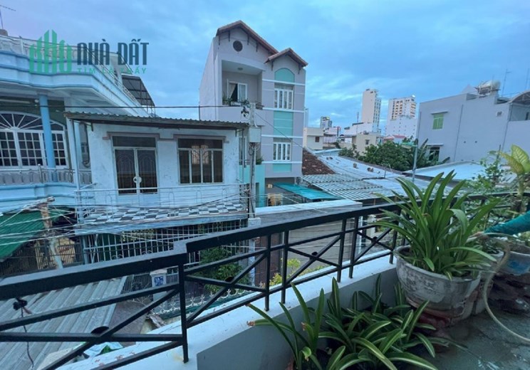 Bán nhà diện tích 76,8m2 ngõ hẻm đường Đặng Tất, p.Vĩnh Hải, Nha TRang.