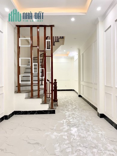 Bán Nhà Giải Phóng, 45m x 5 tầng, 5.1 tỷ, ngõ rộng, 10m mặt ra phố