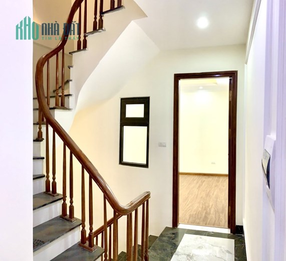 Bán Nhà Giải Phóng, 45m x 5 tầng, 5.1 tỷ, ngõ rộng, 10m mặt ra phố