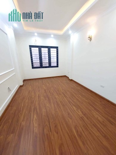 Bán Nhà Giải Phóng, 45m x 5 tầng, 5.1 tỷ, ngõ rộng, 10m mặt ra phố