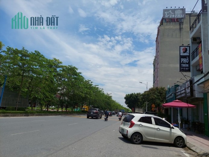 Bán nhà mặt đường Cổ Linh, Long Biên, 100m2 mặt tiền 6.6m. LH: Địa Thủy Sư Trần Thọ 0906299843