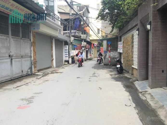 Chính  chủ bán gấp  nhà  phố Đại Từ 63m x 4.5MT, lô góc, ô tô, 15m. 5.6 tỷ.