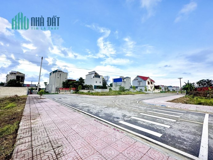 BÁN ĐÂT NGỘP NGÂN HÀNG, QL 1A, TT QUẢNG XƯƠNG - LH: 0966 343 969