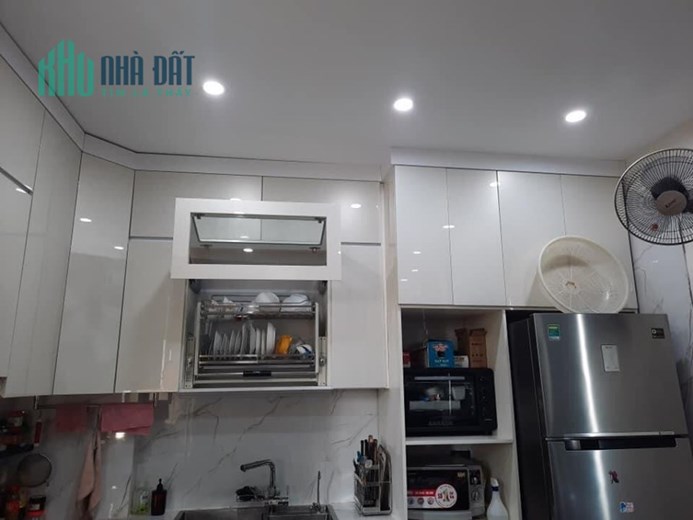 Bán nhà Đường Láng 65m2, 4 tầng khung cột, mặt tiền rộng rất hiếm chỉ 5,2 tỷ