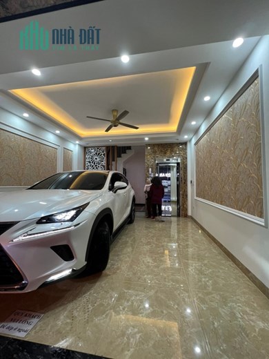 Cho thuê Văn Phòng 7 tầng thang máy thông sàn 4 ô tô tránh,2 ô tô đỗ cửa mt 5m Giá thỏa thuận