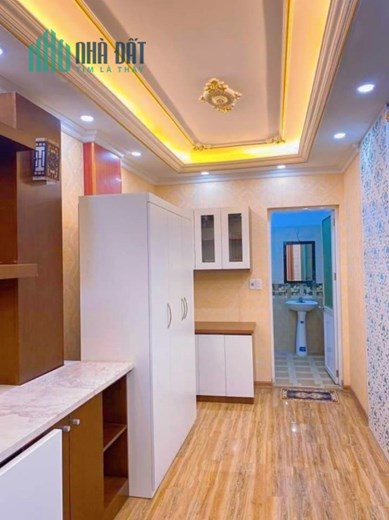 Bán nhà Pháo Đài Láng Đống Đa 42m 7 tầng nhà đẹp ngõ thông gần ô tô chỉ 6.1 tỷ lh 0817606560