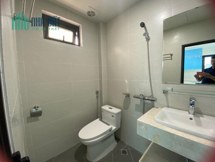 Bán nhà Thụy Khuê Tây Hồ 5 tỷ 7, thang máy 34m2 , bãi ô tô gần nhà