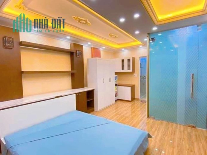 Một nhà ra phố Pháo Đài Láng Đống Đa 42m 7 tầng nhà đẹp ngõ thông gần ô tô chỉ 6.1 tỷ lh  0975124520