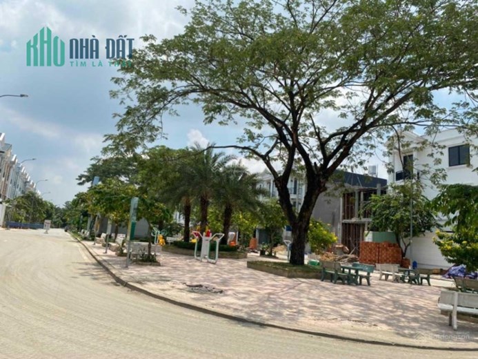 Bán đất Trường Lưu Centana Quan 9, DT66m2,giá 3.3 tỷ thường lượng. LH0933660119