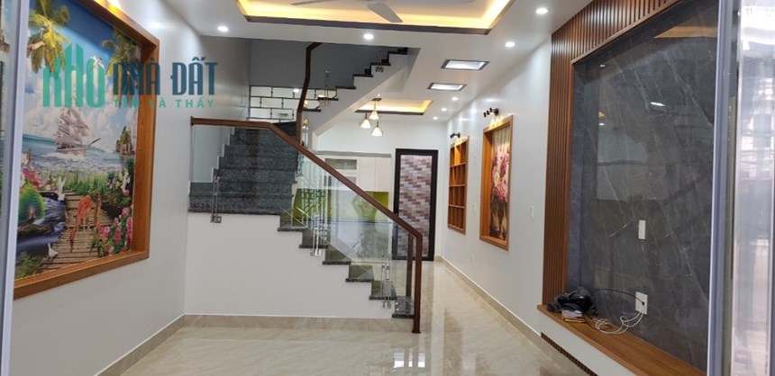 Bán nhà xây mới 3.5 tầng độc lập phố Khúc Thừa Dụ- Lê Chân giá 3.1 tỉ ngõ cực nông