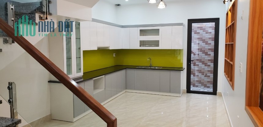Bán nhà xây mới 3.5 tầng độc lập phố Khúc Thừa Dụ- Lê Chân giá 3.1 tỉ ngõ cực nông