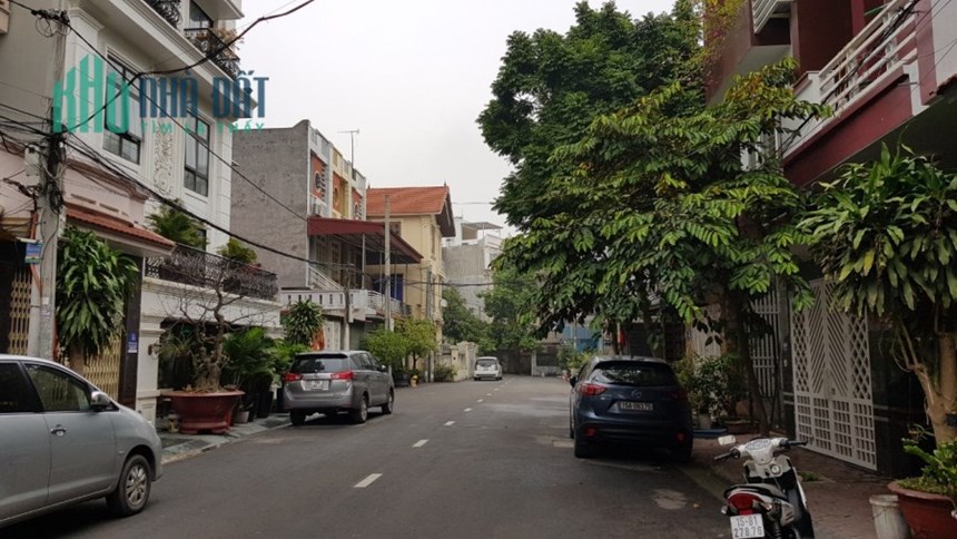Bán nhà khu phân lô 333 Văn Cao, diện tích 90m 2 tầng dân xây GIÁ 5.2 tỉ