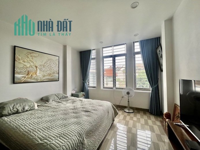 SIÊU HIẾM- SIÊU ĐẸP- HƠN 7 TỶ SỠ HỮU NHÀ PHỐ LÂM HẠ- KHU VIP LONG BIÊN.