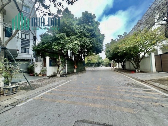 SIÊU HIẾM- SIÊU ĐẸP- HƠN 7 TỶ SỠ HỮU NHÀ PHỐ LÂM HẠ- KHU VIP LONG BIÊN.